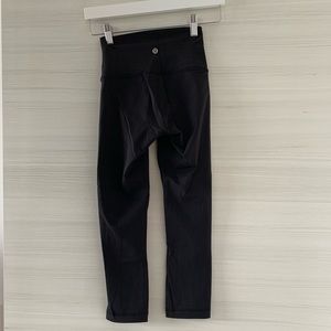 Lulu lemon 25” Crop Pants